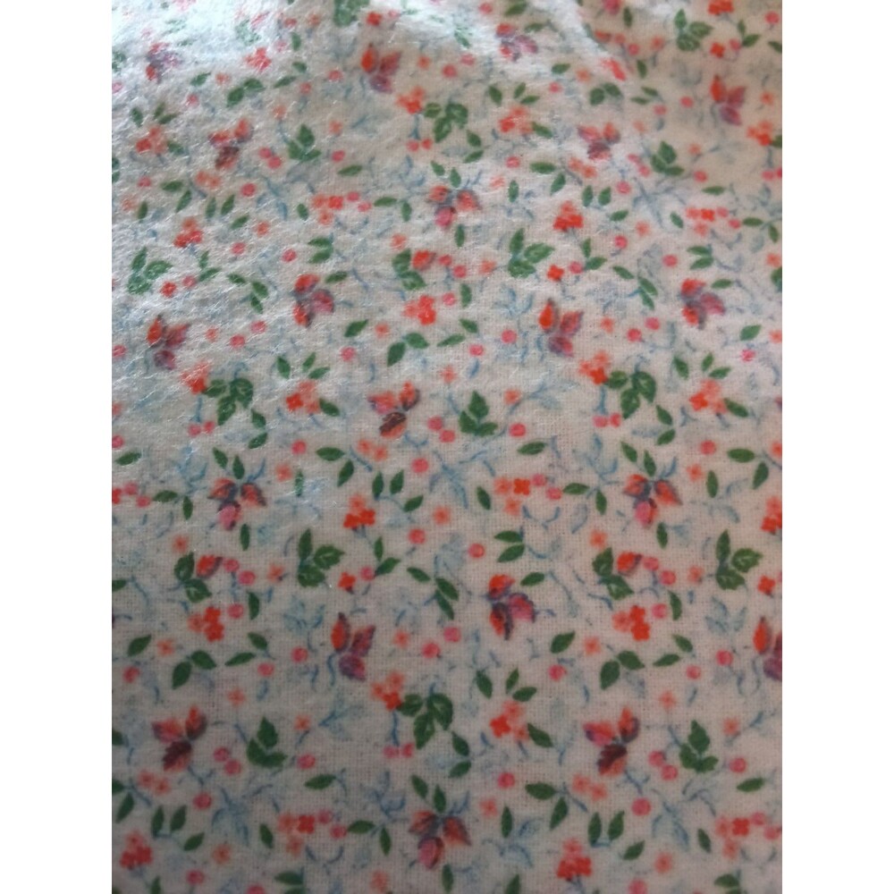FABRIC Cotton Flannel White Tiny Small Little Flowers 4 yards x 46" wide Remnant
